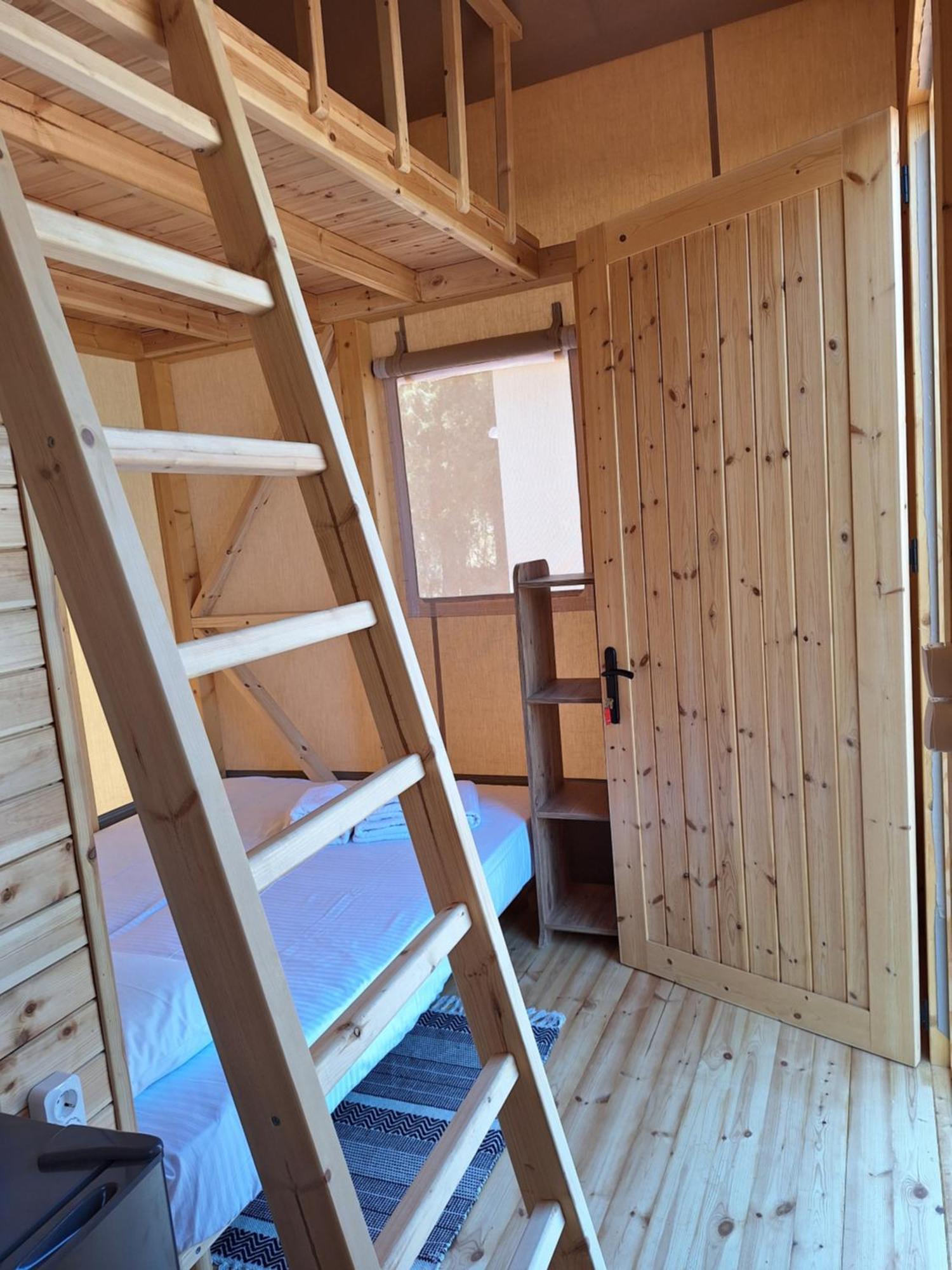 Nirikos Camping Spasmeni Vrisi Værelse billede